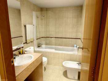 Infografía Edif. Enric Taulet, Valencia (baño principal, 1)